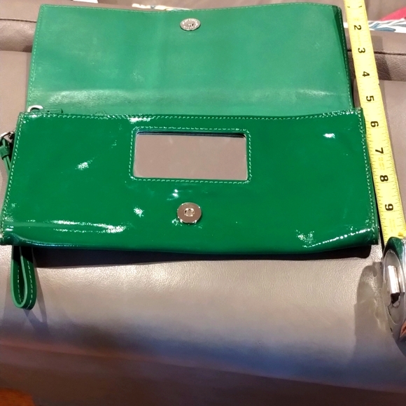 Cole Haan Leather Green Wristlet Wallet Patent Leather Clutch - X Large- GUC - Picture 4 of 17